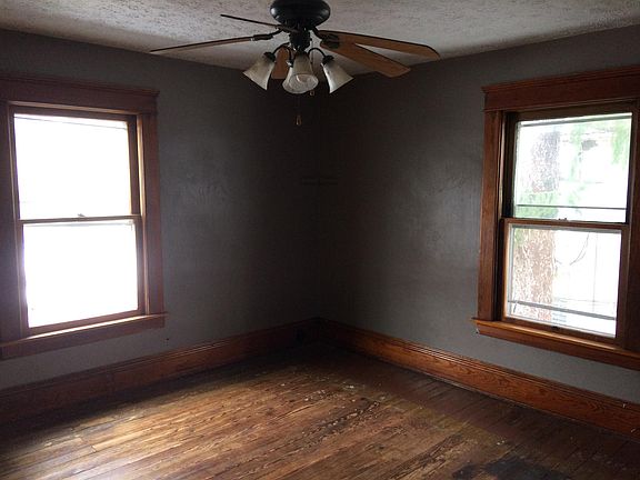 5th image of 267 W Ely St