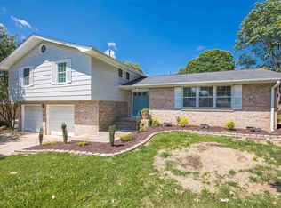 100 Braddock Dr, Mauldin, SC 29662