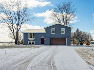 W333S8035 James Dr, Mukwonago, WI 53149