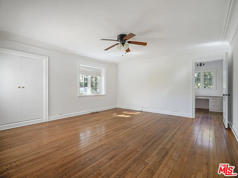 13161 Addison St — Photo 15