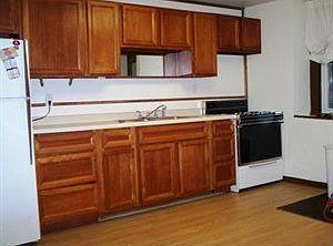 Kit w/new vinyl floor counter-top