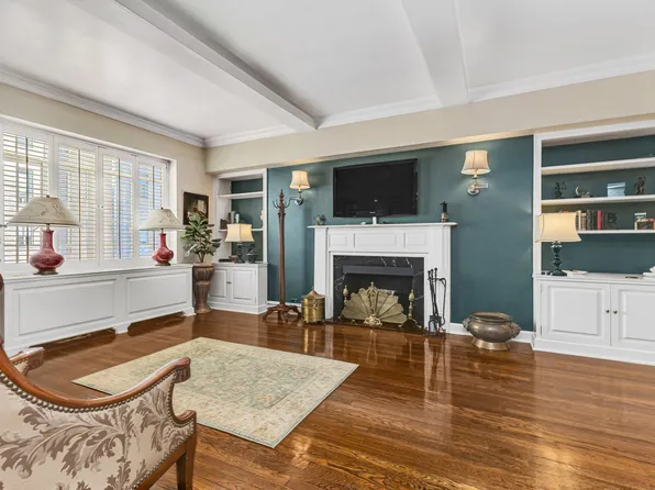 444 East 52nd Street image 21 of 24