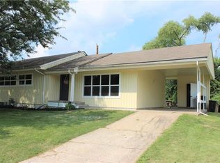526 Indian Trl, Belton, MO 64012