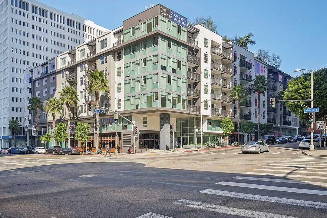 Eleven Eleven Wilshire — Photo 2