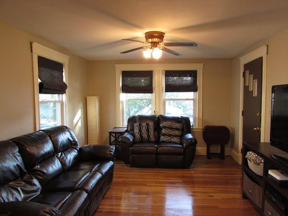 1st image of 40 Evans St