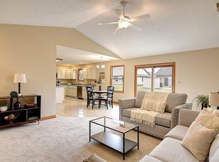 116 Zinfandel Dr, Englewood, OH 45322