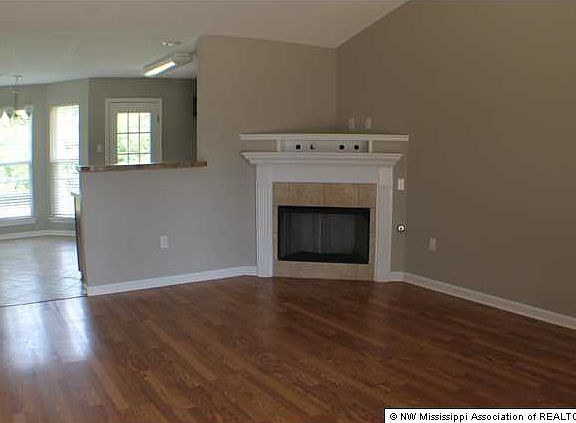 3rd image of 739 Northwood West Cv