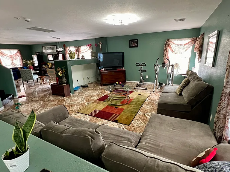 4933 Naff Ridge Dr — Photo 17