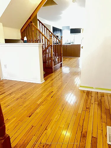 17 Coyote Cres Photo 1