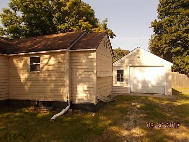 2nd image of 409 Pioneer St