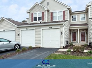 908 Genesee Ct, Naperville, IL 60563