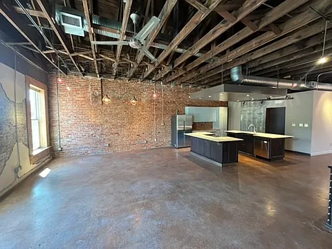 111 E Chapel Hill St — Photo 3