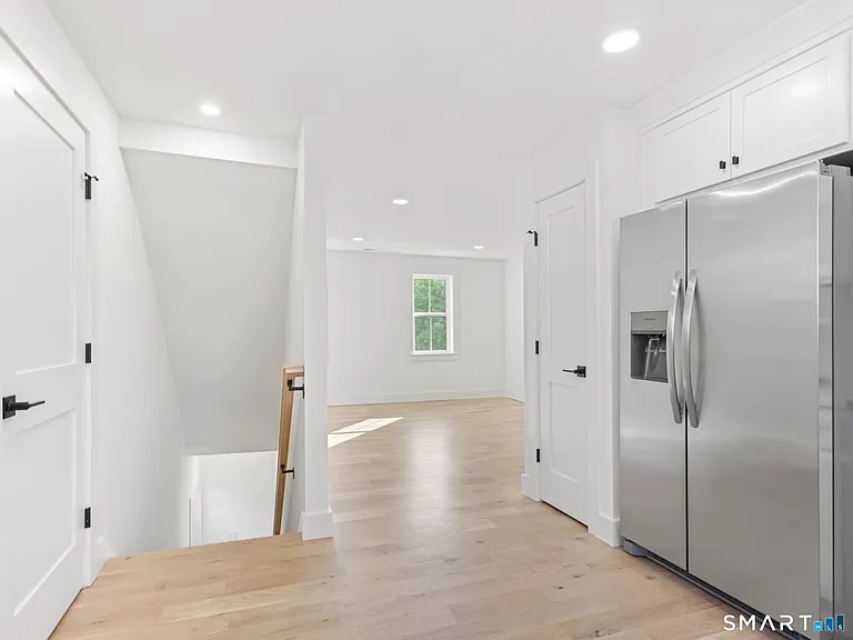 325 Coram Ave #C — Photo 3