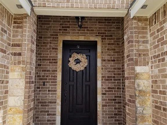 2nd image of 3808 Teal Ave