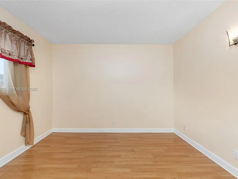 301 NE 14th Ave #307 — Photo 22
