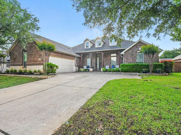 8005 Summerleaf Dr, Arlington, TX 76001
