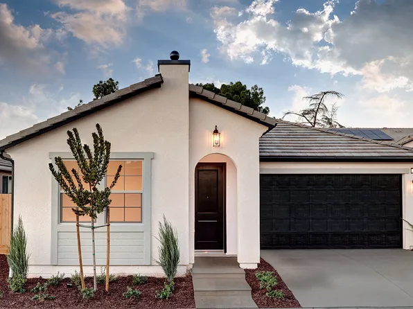 2466 E O'Keefe, Fresno, CA 93720