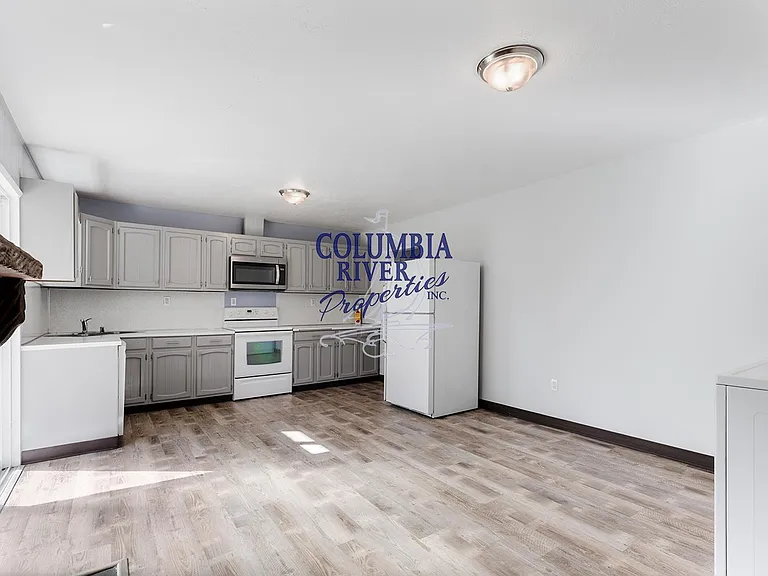 22213 NE 37th Ave — Photo 20