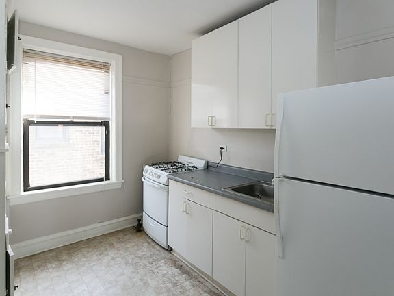 3rd image of 4111 N Kedzie Ave #3