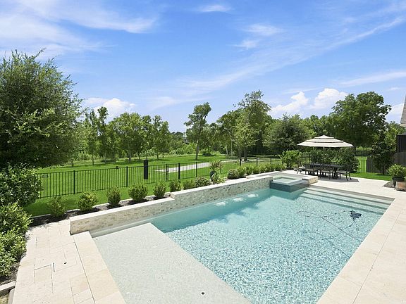 3rd image of 3211 Whispering Pecans Dr