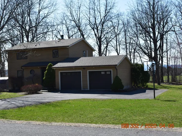 1 Sunset Dr, Lansing, NY 14882
