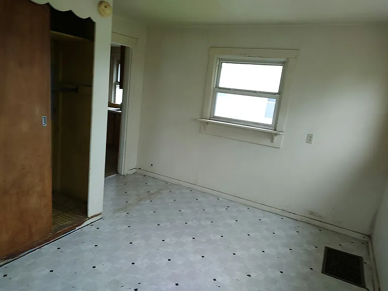 220 S Main St — Photo 9