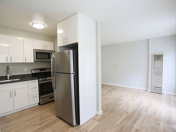 3rd image of 301 Jayne Ave APT 7