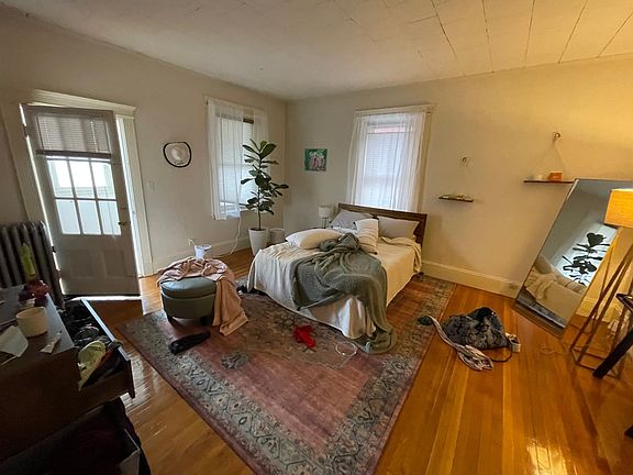 3rd image of 15 Englewood Ave #8th