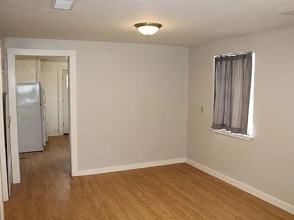 4th image of 425 N Athenian Ave