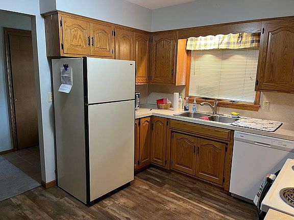 Kitchen w/ new dishwasher