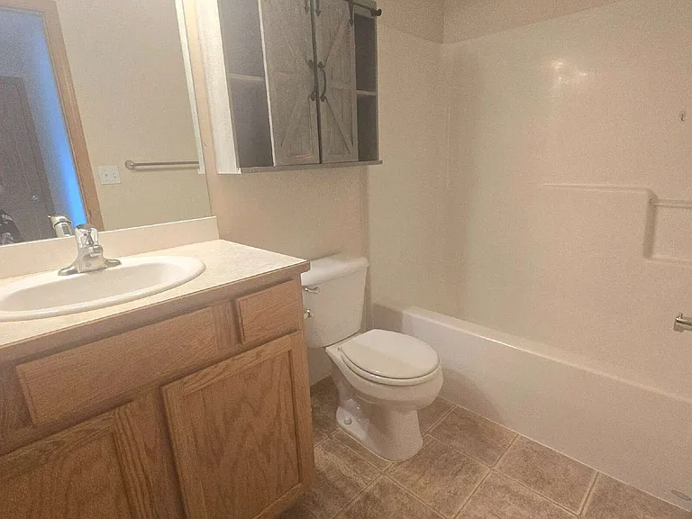 29 Stratford Dr — Photo 12
