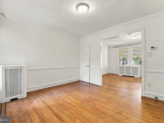4th image of 147 W Meade St
