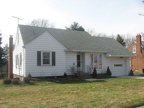 2nd image of 5992 Chestnut Hills Dr