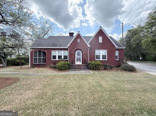 906 N Main St NW, Conyers, GA