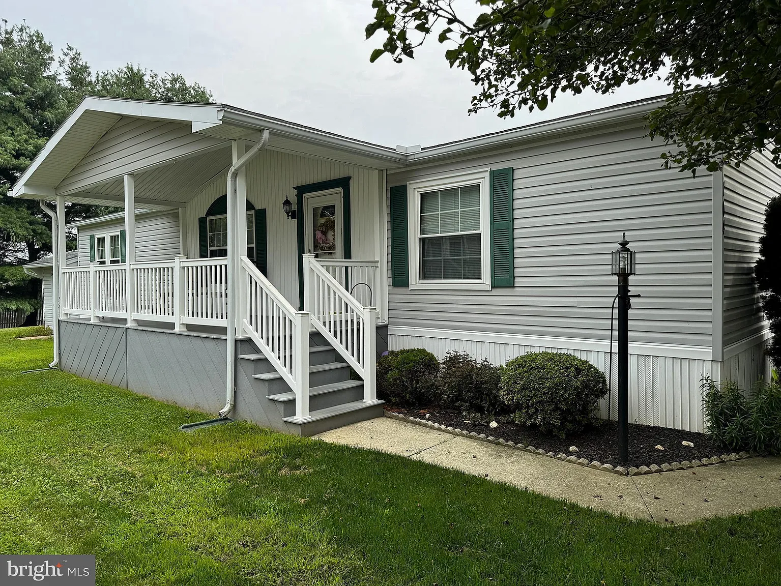 104 Greenbriar Cir photo 1