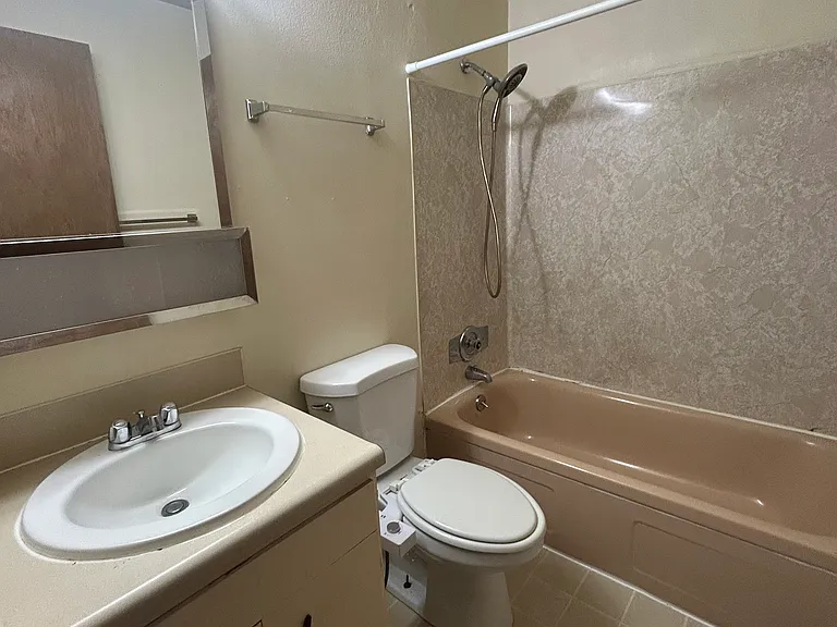 5033 15th Ave NE #3001 — Photo 6