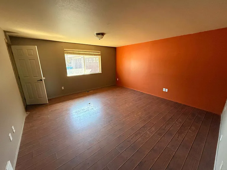 2550 NW Coyner Ave — Photo 6