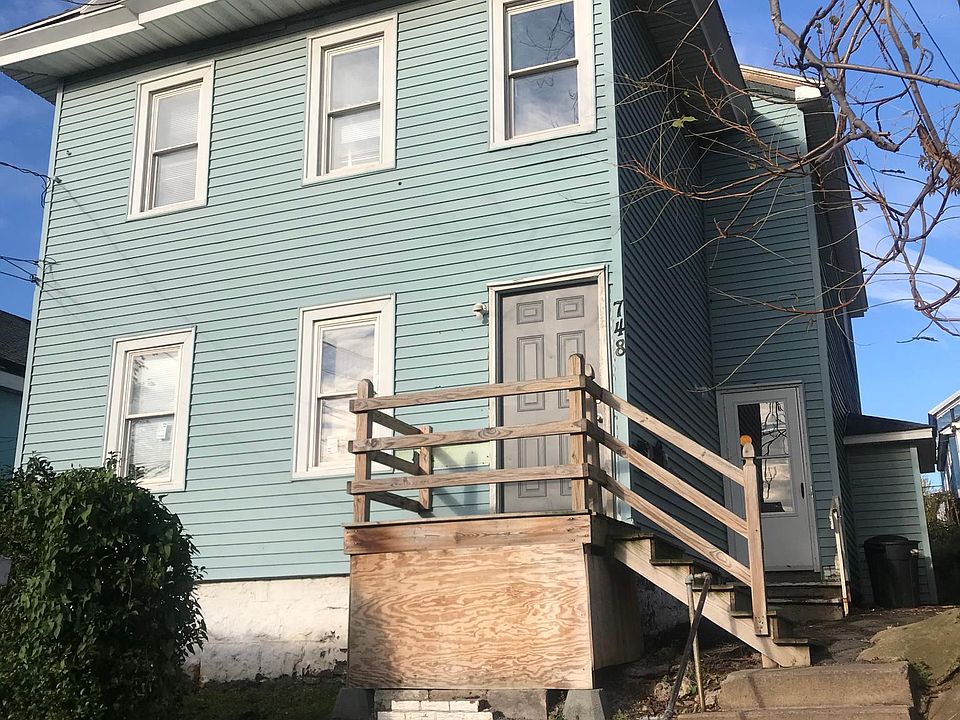 2nd image of 748 N Alvord St #2