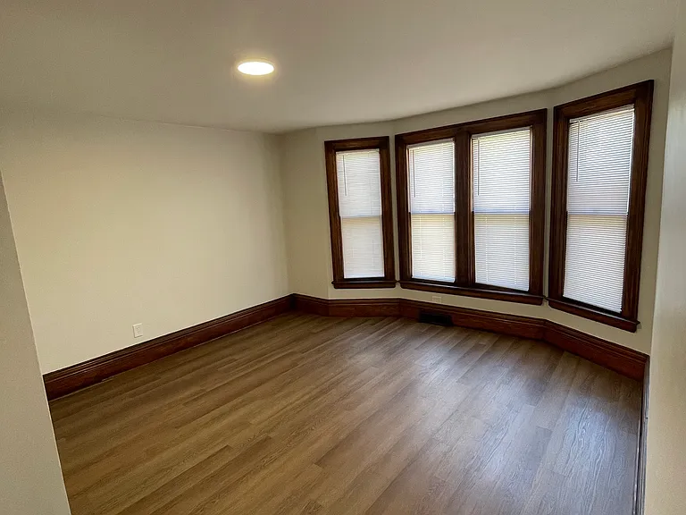 401 Dearborn St #1 — Photo 6
