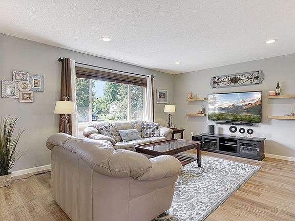 3rd image of 6606 Hokah Dr