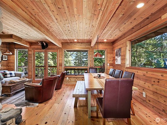 5th image of 821 Snoqualmie Drive