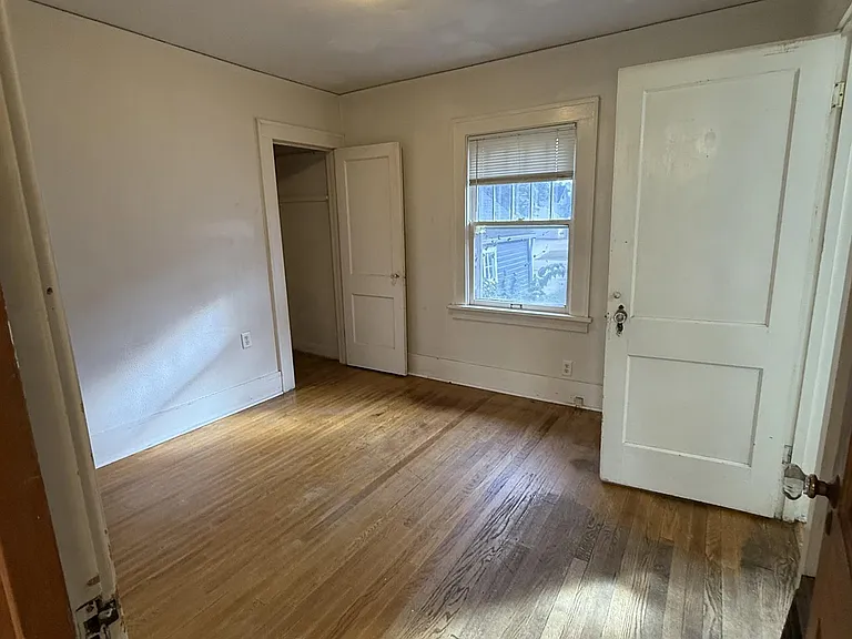 2417 E Ave NE — Photo 25