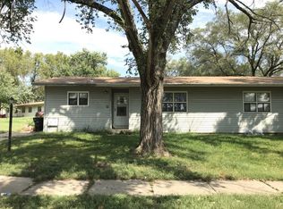 6822 SW Windsong Dr, Topeka, KS 66619