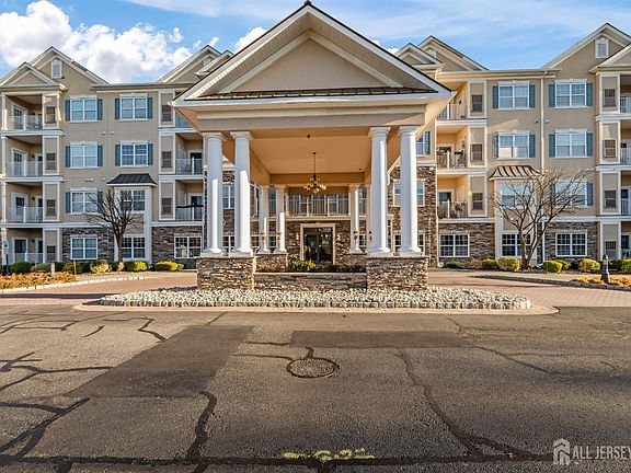 2nd image of 540 Cranbury Rd APT 104