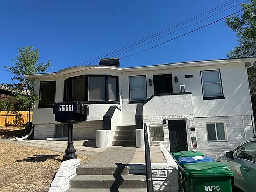 1111 Strand Pl Photo 1
