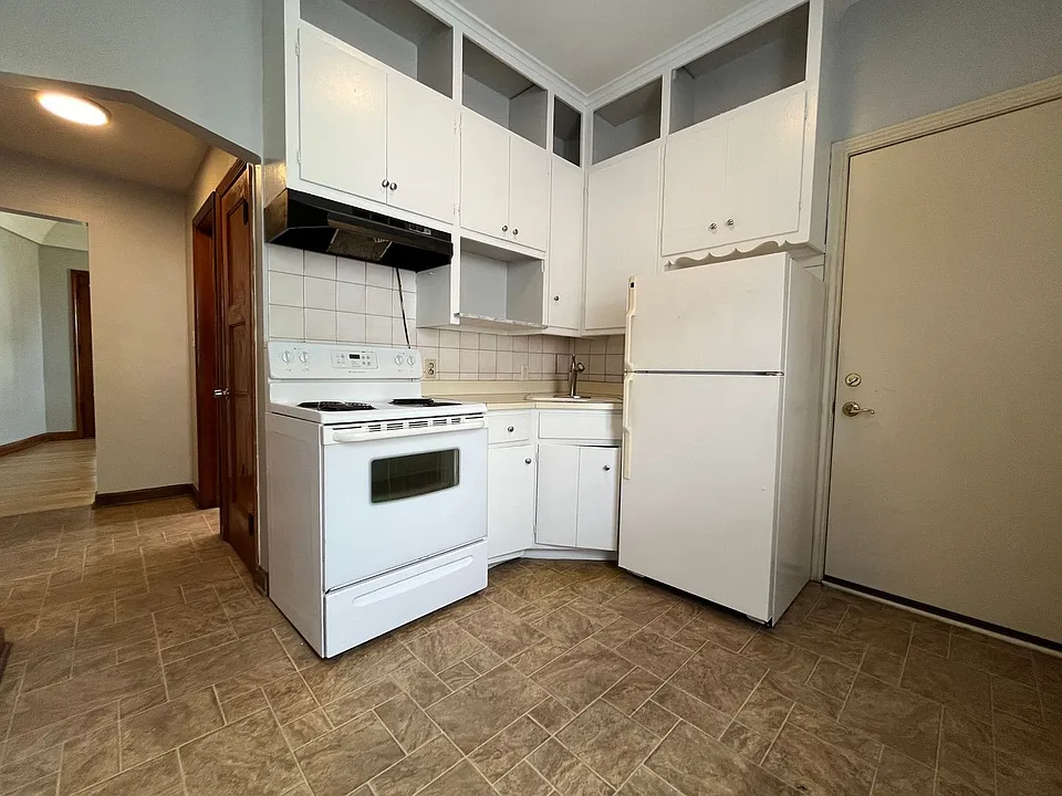 4575 S Packard Ave