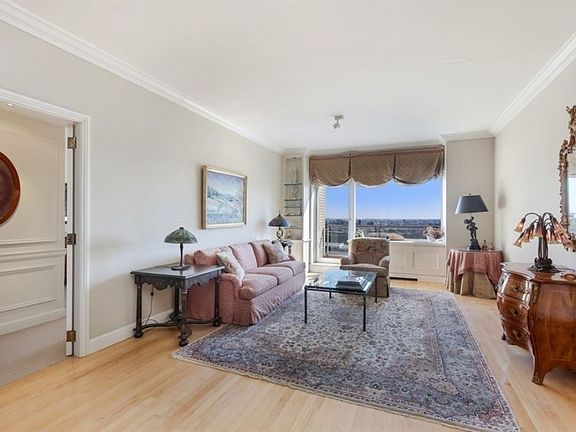 4th image of 180 E End Ave APT 21E