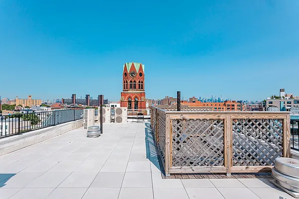 Rented by MySpaceNYC | media 50