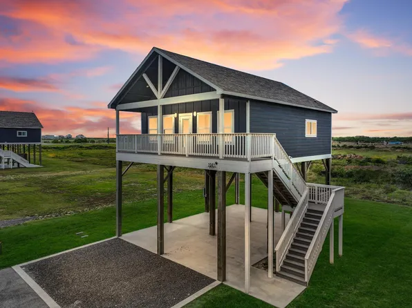 1041 Sunset Cir W, Crystal Beach, TX 77650