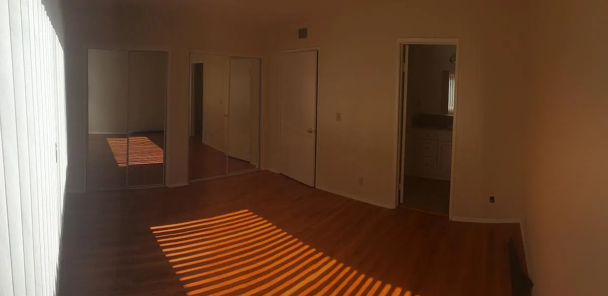 1046 Thompson Avenue — Photo 3
